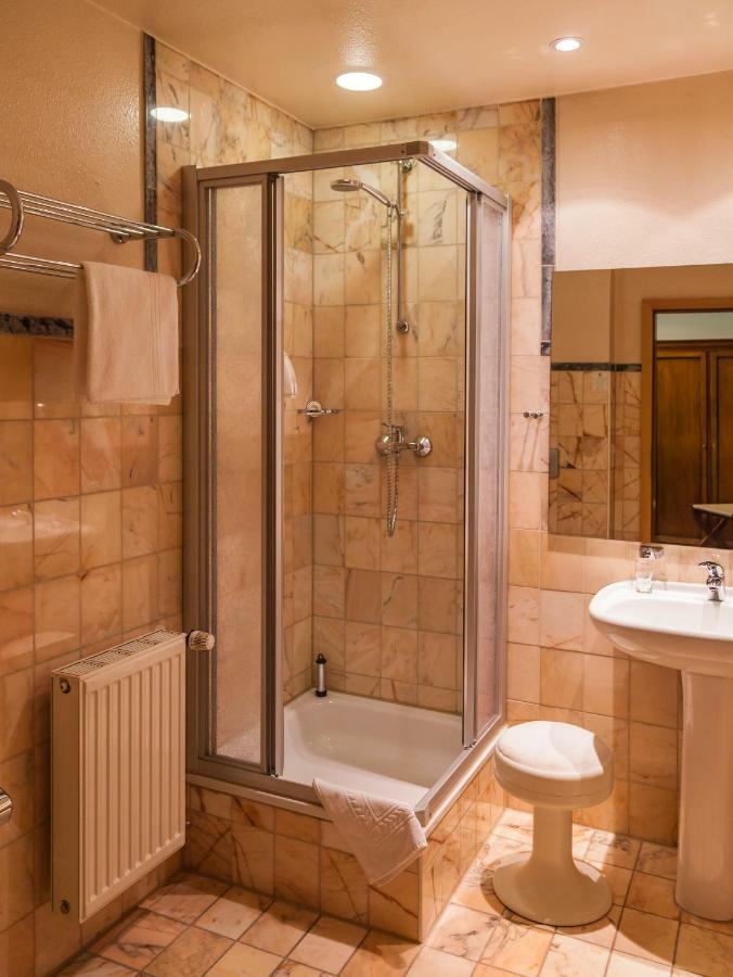 Hotel Ratskeller Schwarzenberg Schwarzenberg  Ngoại thất bức ảnh